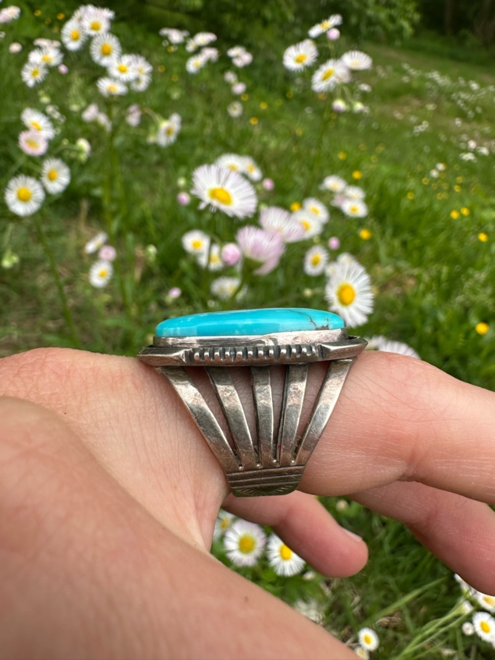 Kingman Turquoise Ring with Five Prong Ring Shank - Picture 5 of 6